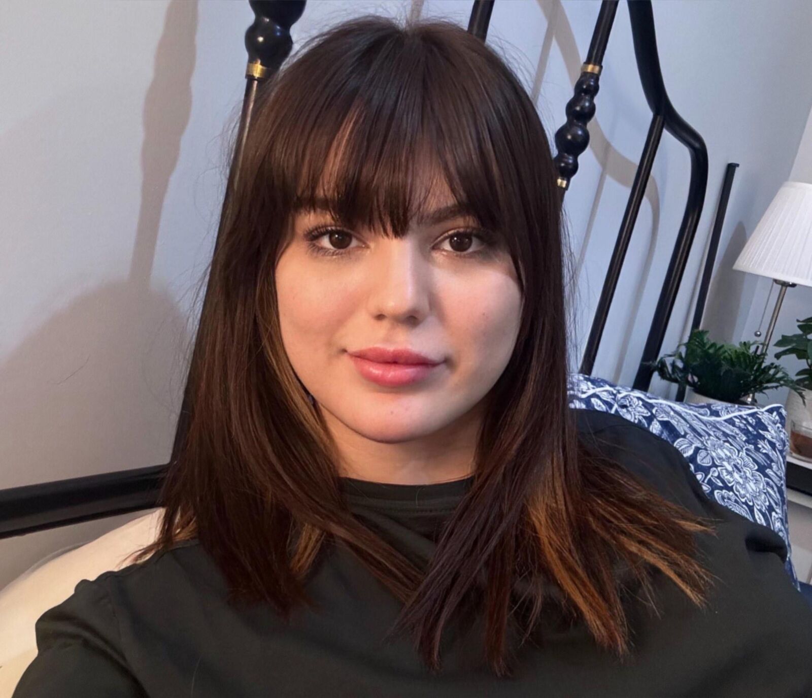 Ezra riesige Brüste Big Ass Beauty türkisch Brünette Analmädchen gemischt