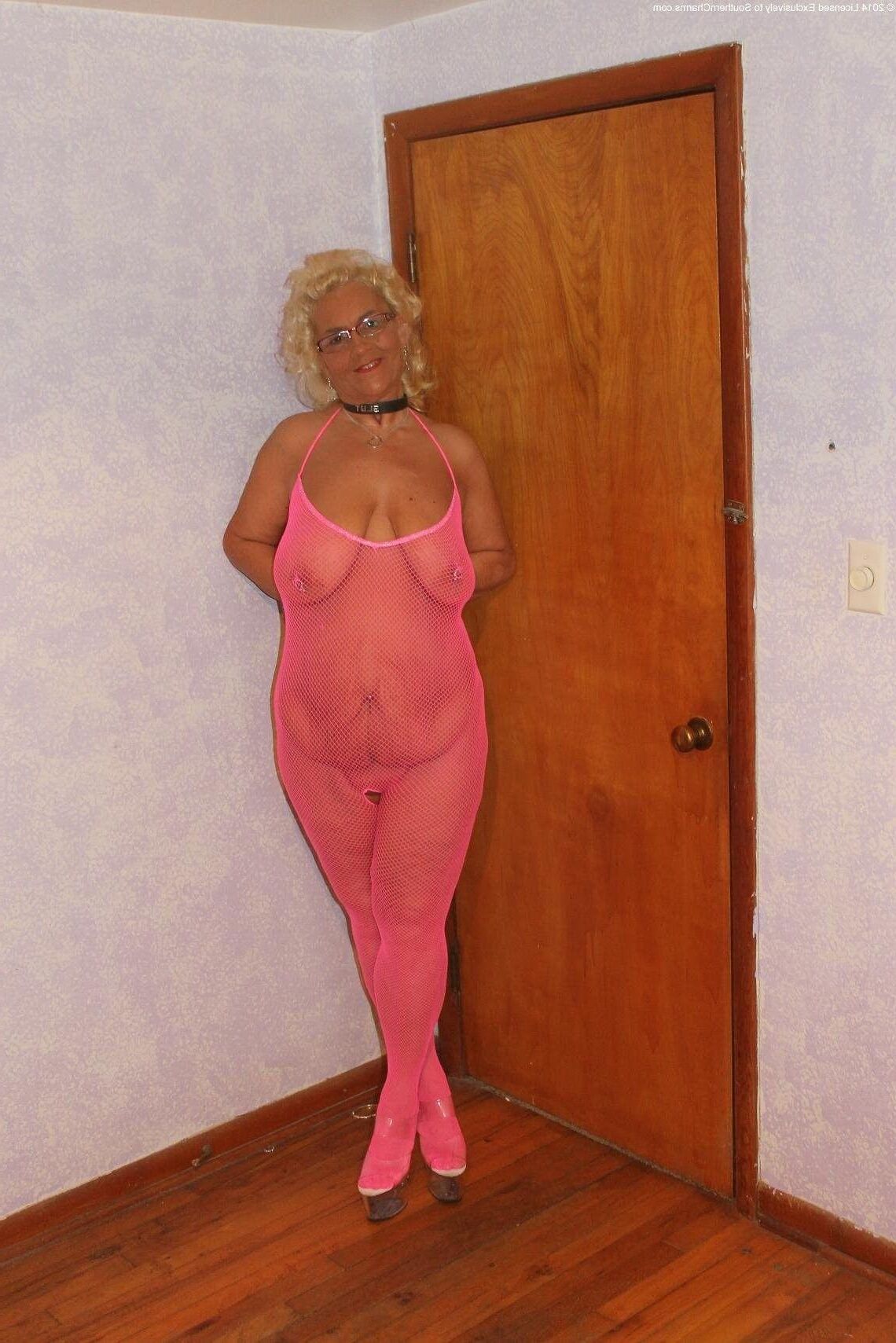 Blonde granny with floppy tits
