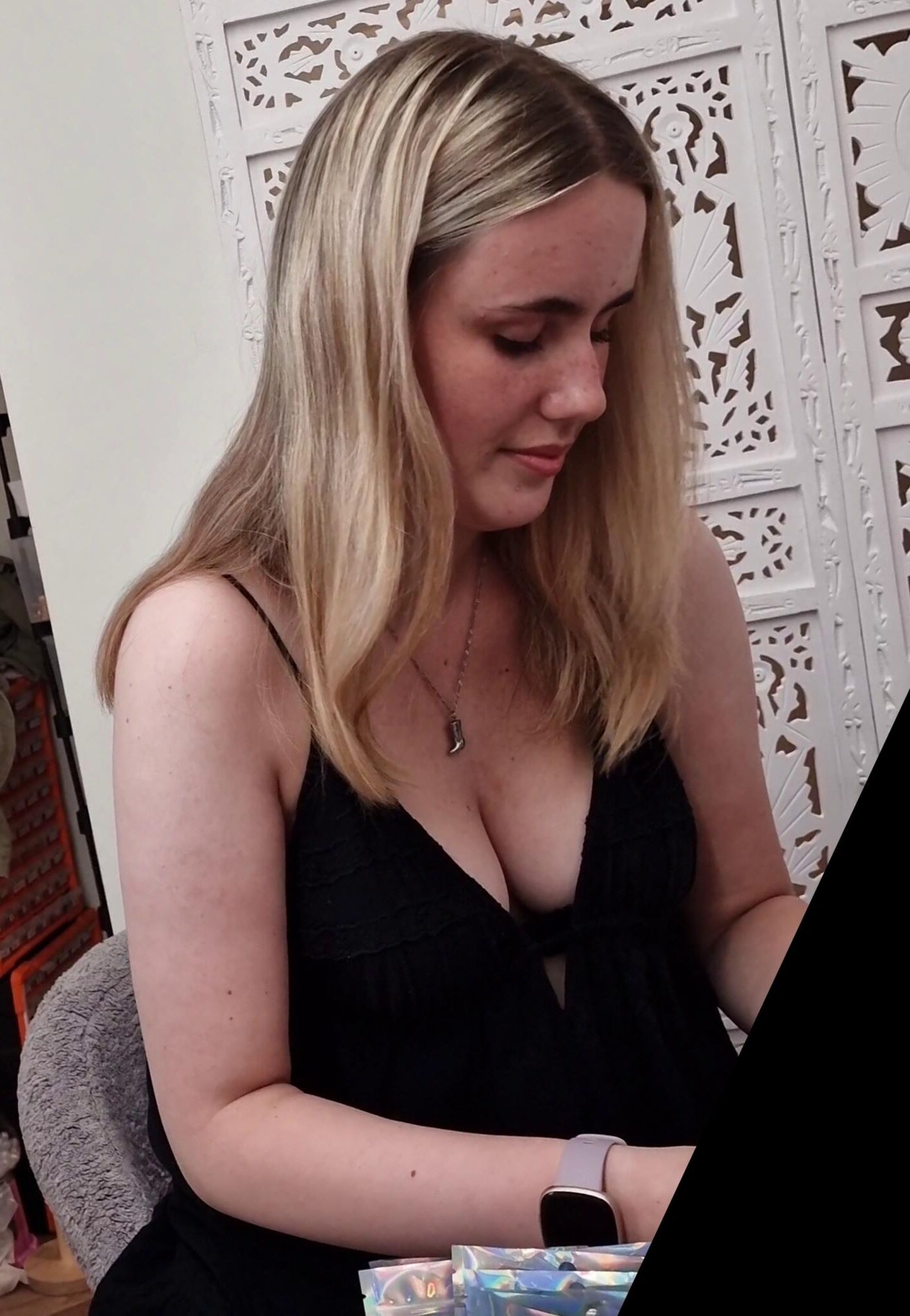 Ladenassistenten machen es zu einfach blonde Downblouse