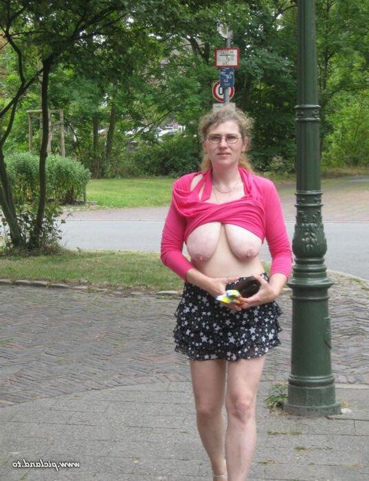 Plain looking wives popping out their tits 