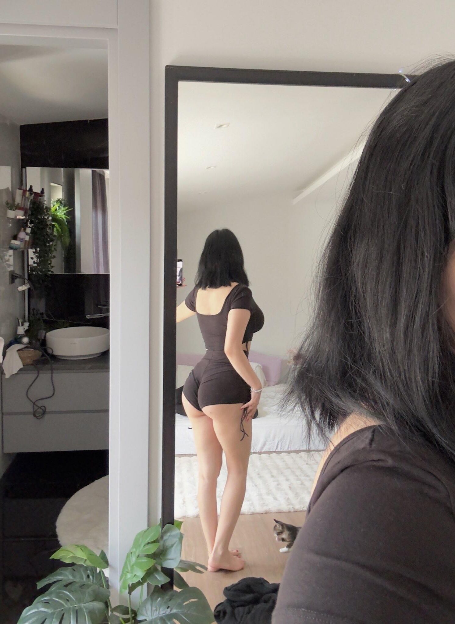 Ezra riesige Brüste Big Ass Beauty türkisch Brünette Analmädchen gemischt