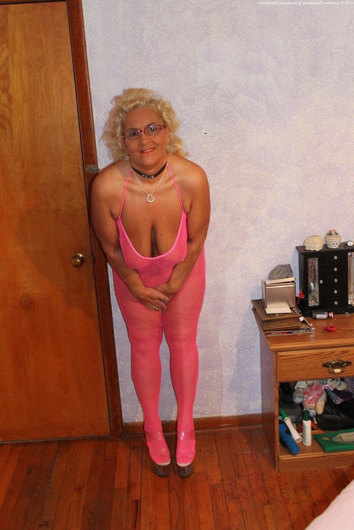 Blonde granny with floppy tits