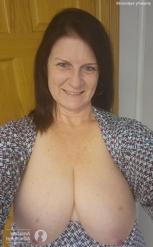 Plain looking wives popping out their tits 