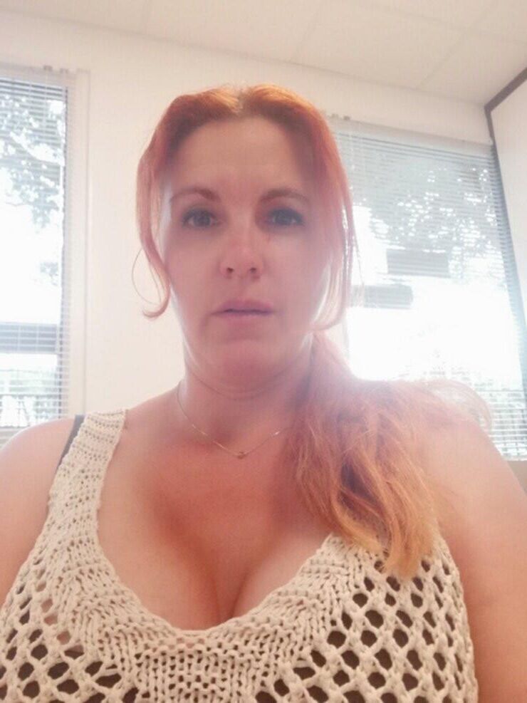 Brigitte milf gros seins bandants