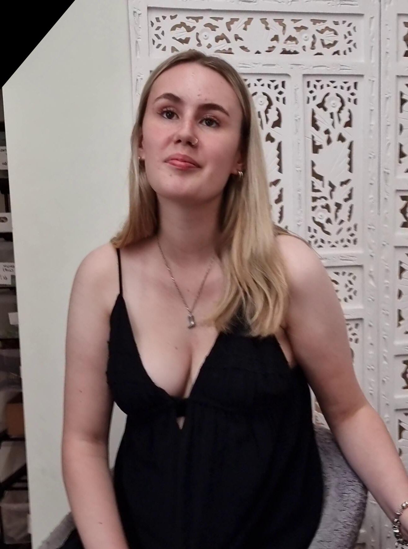 Ladenassistenten machen es zu einfach blonde Downblouse
