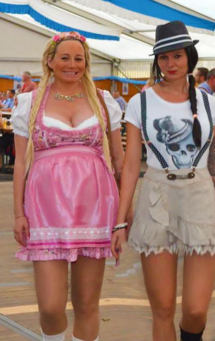 Fesche Madln im Dirndl Zum VierHundertsechst`n