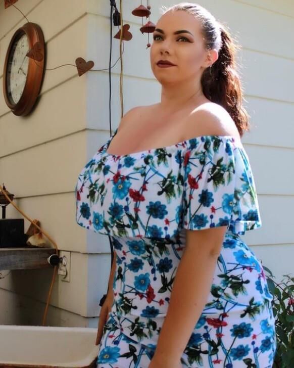 Ashleigh Dunn Clothes