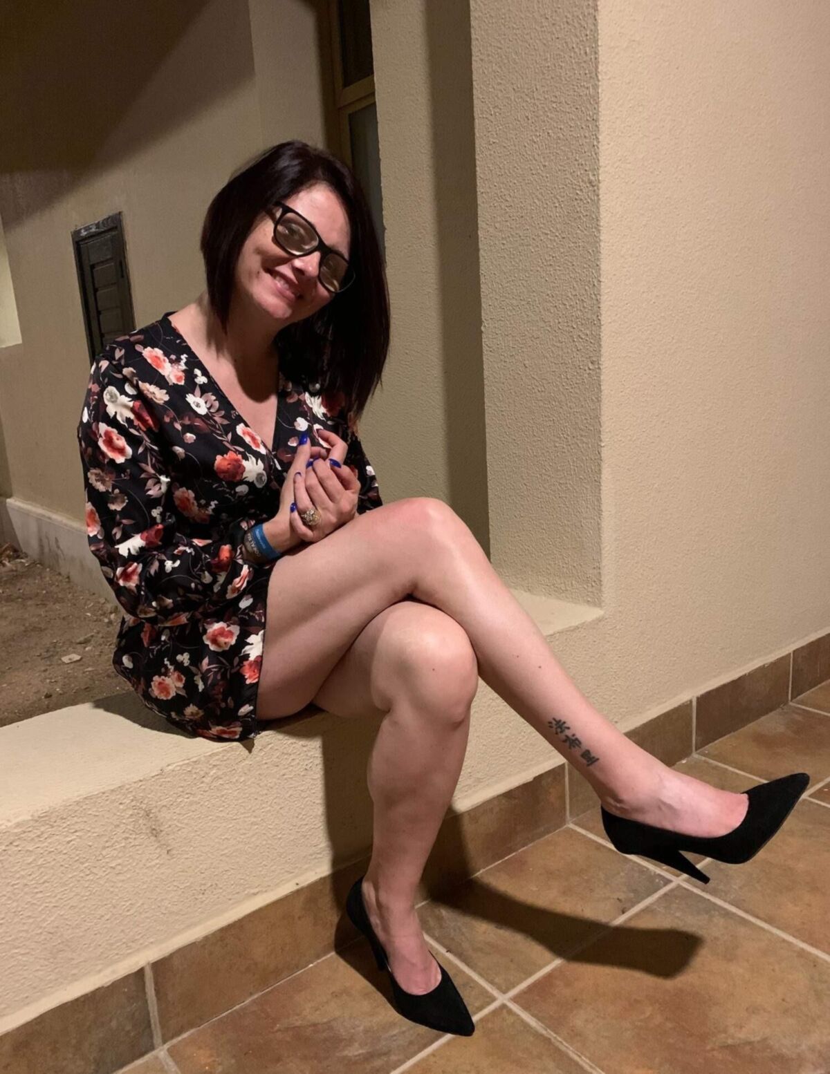 Husband shares wife's holiday snaps