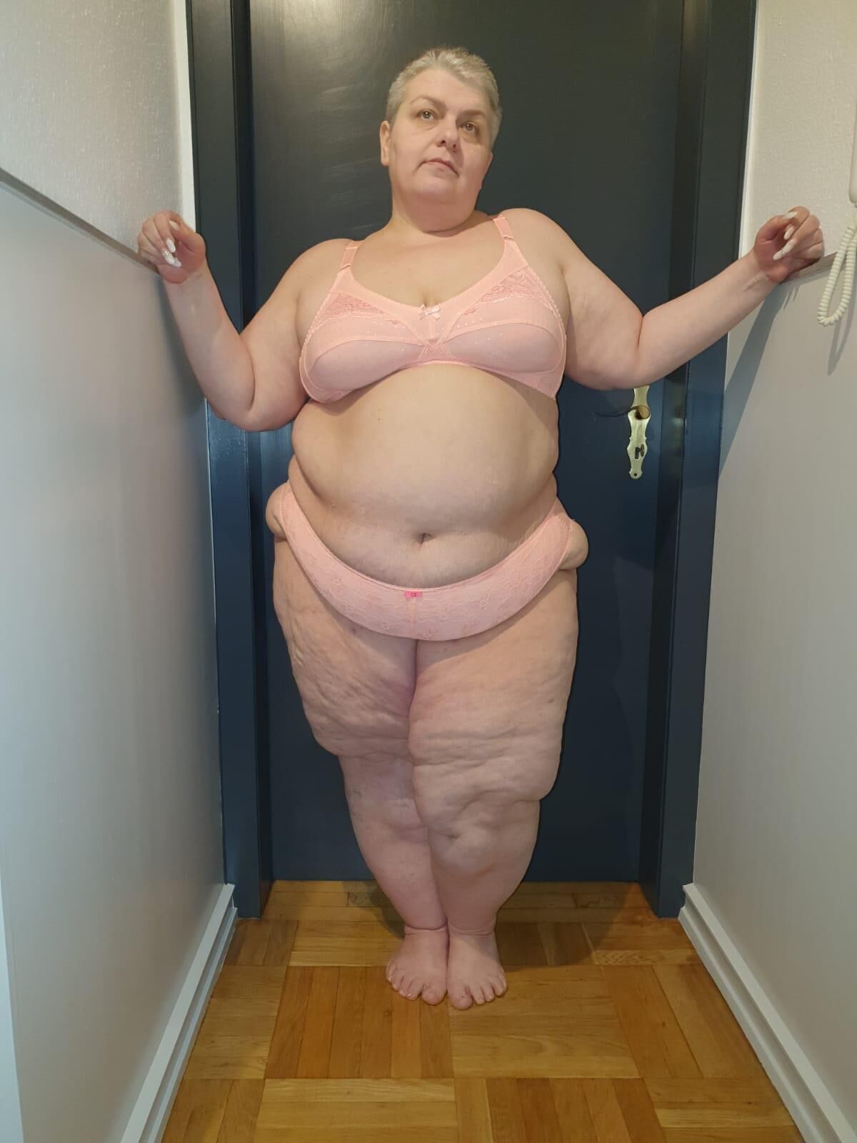  KG SSBBW fat slut shows proud her body