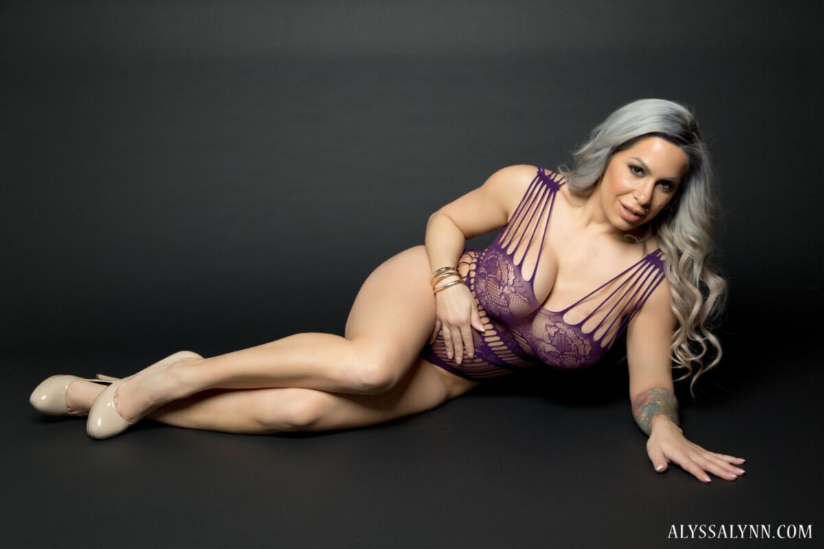 . Alyssa Lynn Trout pout. Plastic tits. Count me in!