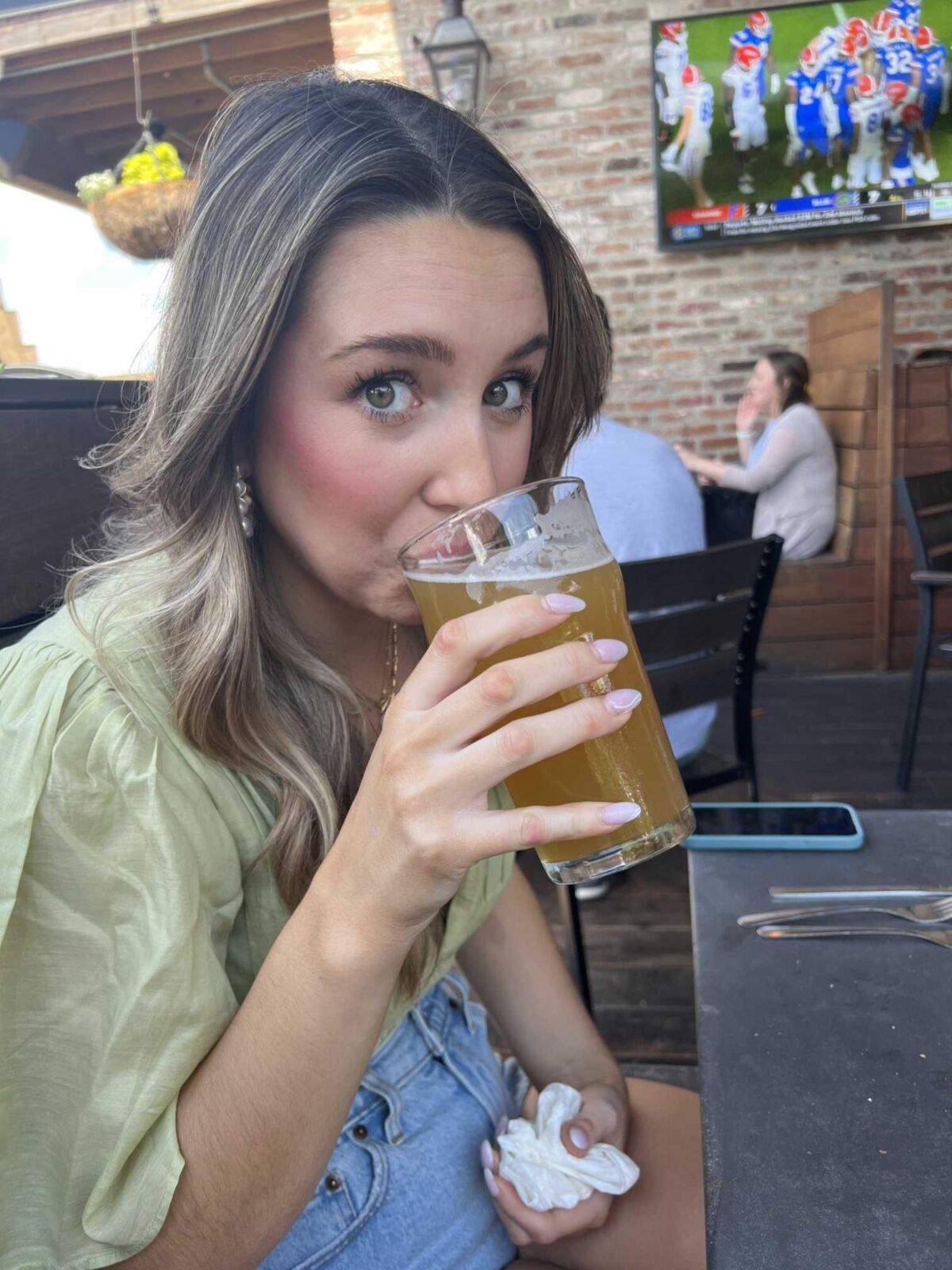 yo wife Gracie loses her diginity.