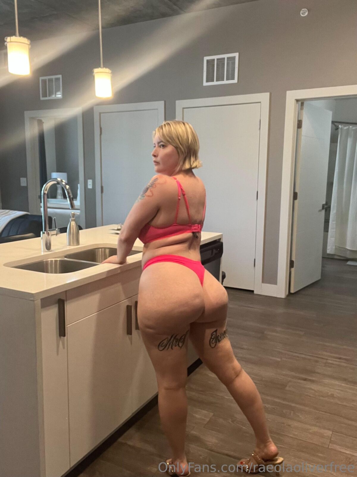 Lee Big Ass Big Boobs Tik Toker Horny Milf Mixed Hot Shots