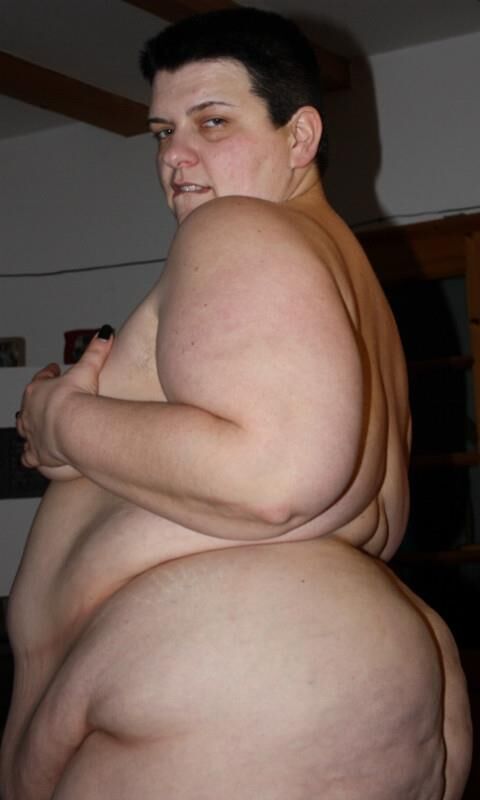 Super fat KG german fuckslut nude and ready to fuck
