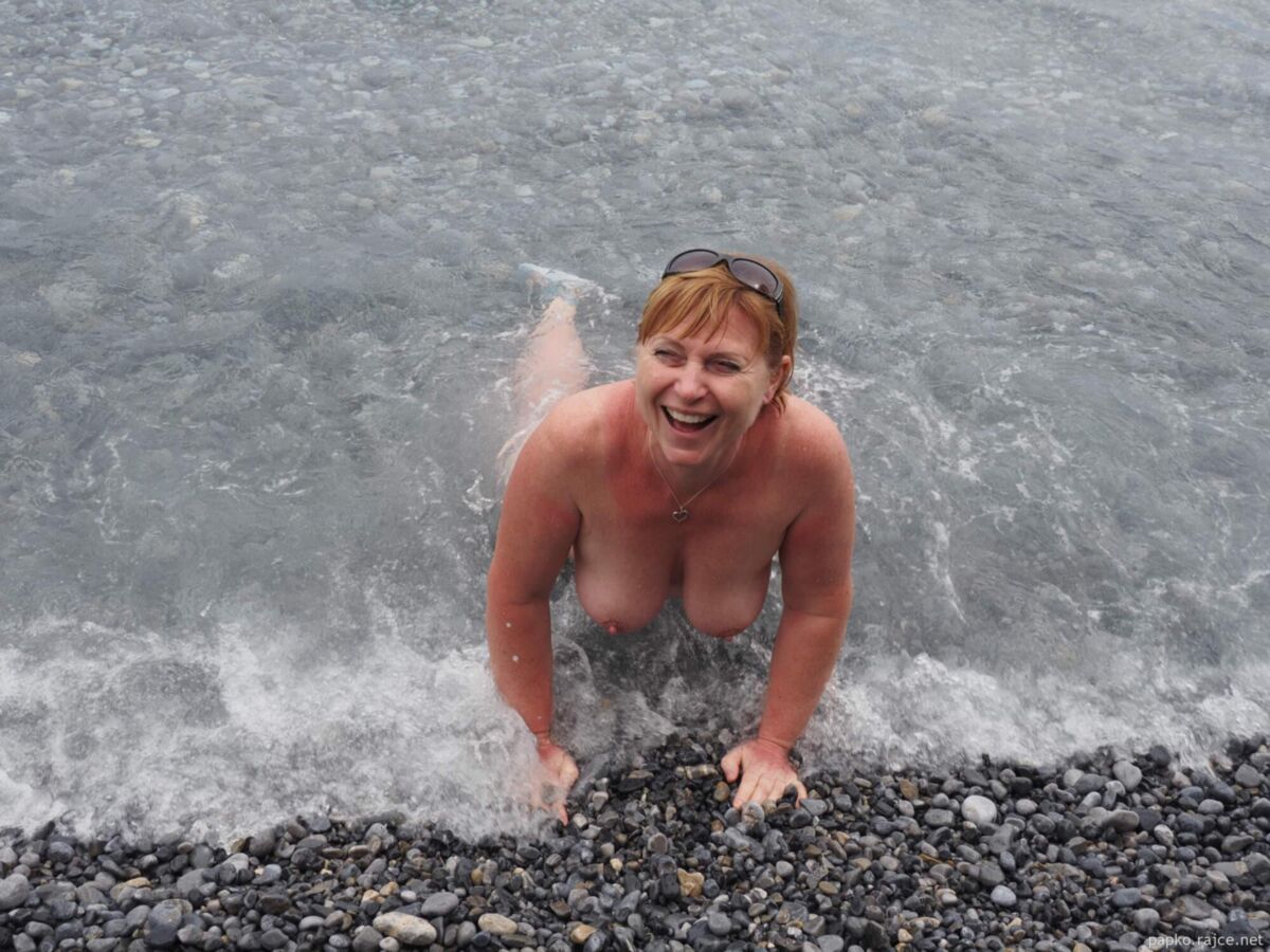 Mature Redhead Great tits and full bush