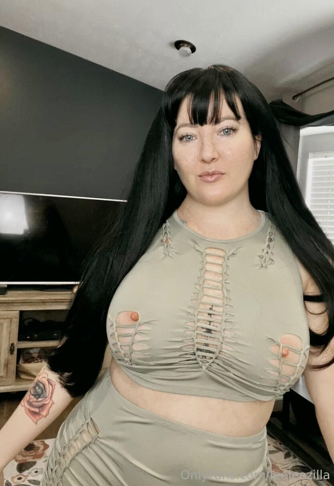 Lee Big Ass Big Boobs Tik Toker Horny Milf Mixed Hot Shots