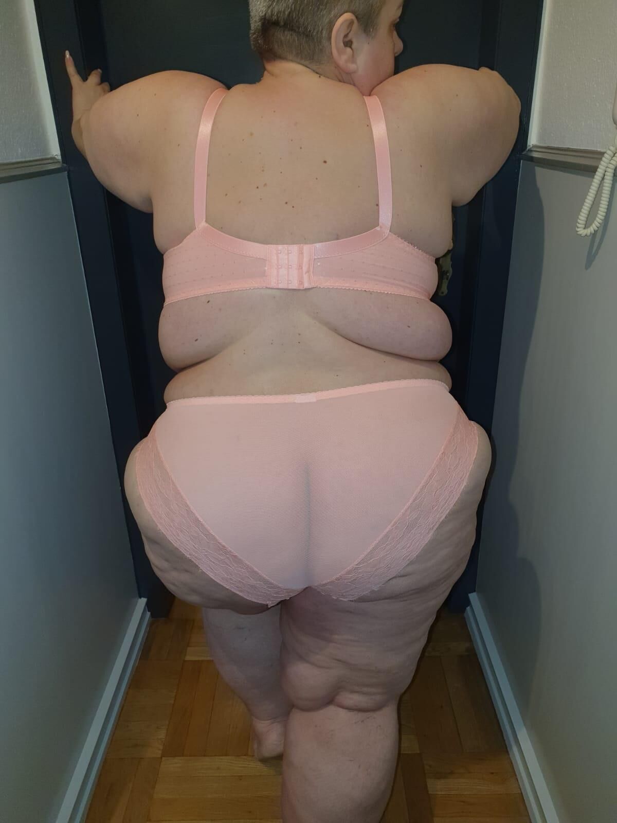  KG SSBBW fat slut shows proud her body
