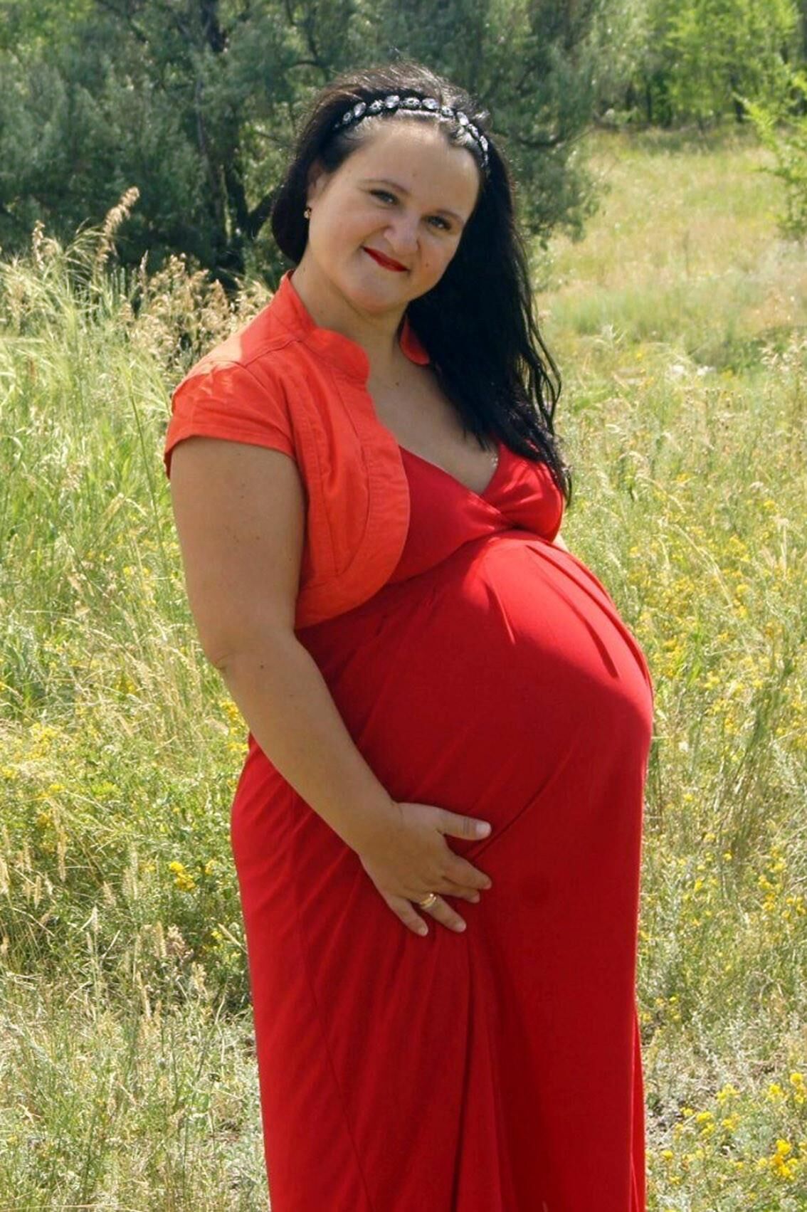 White women prefer to get pregnant from black stallions