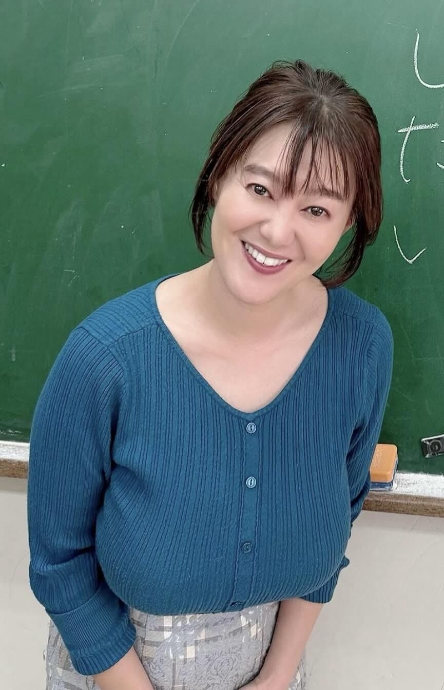 Aki Chika Michiko