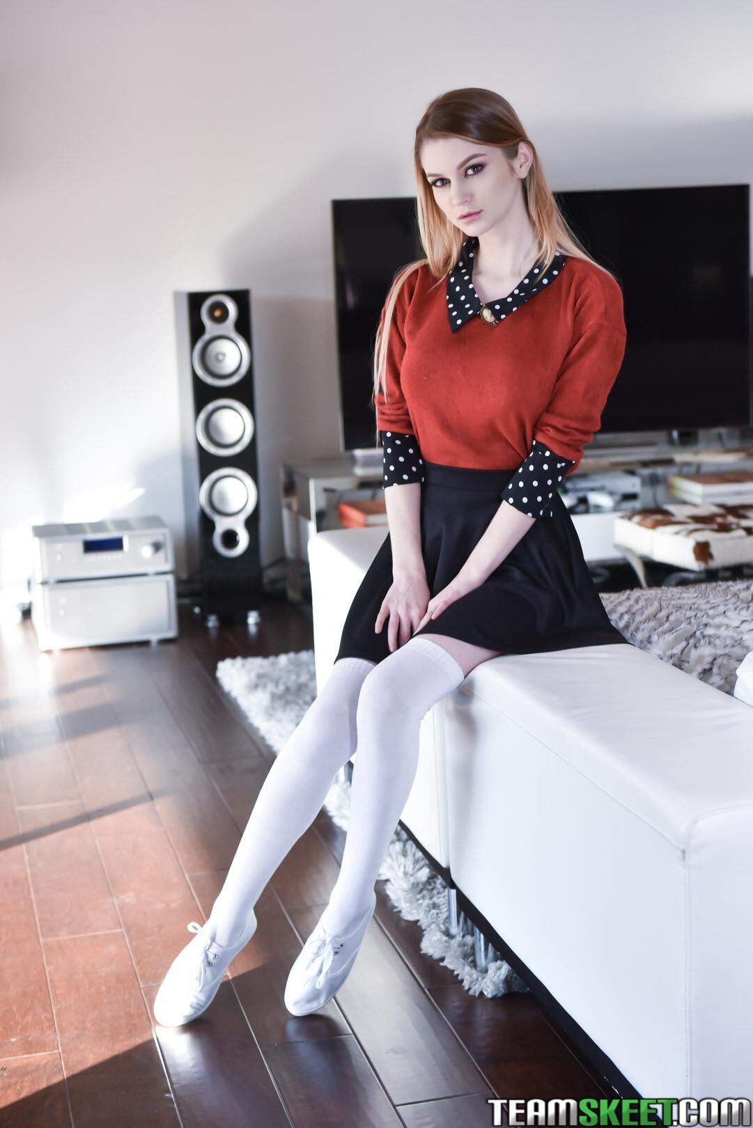 Bunny Colby alias Katia Nabakova geölte Titten und Fick