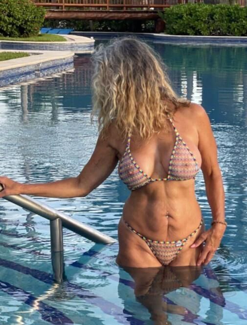more bikini girls