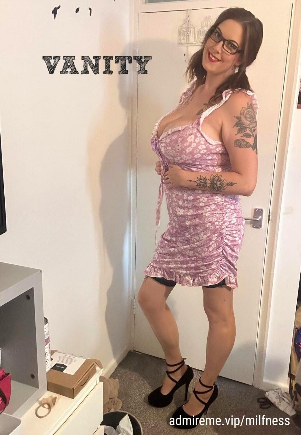 Sexy Milf Admireme