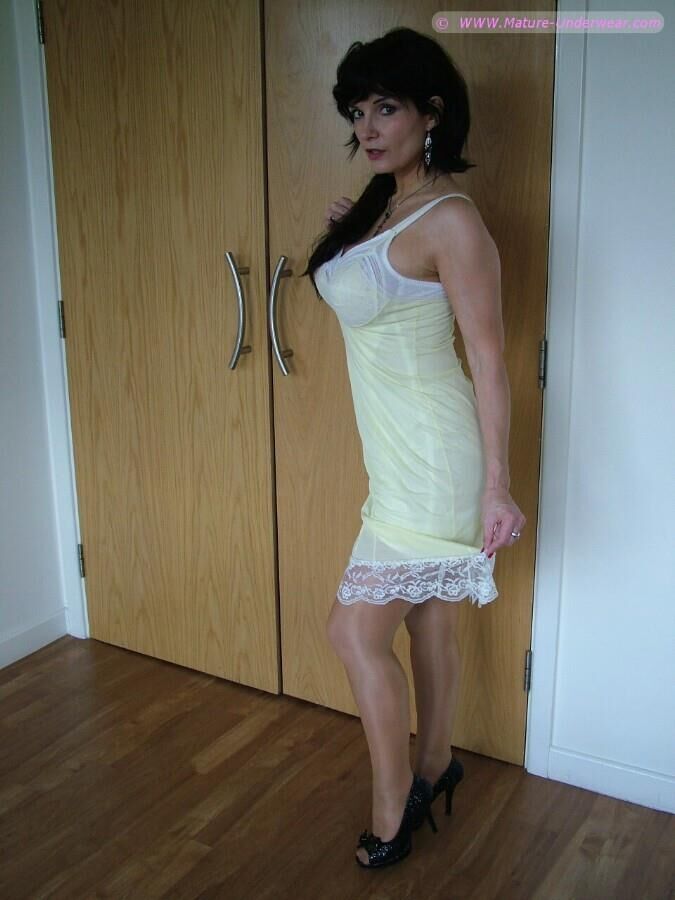 . Arabella gorgeous MILF in underwear
