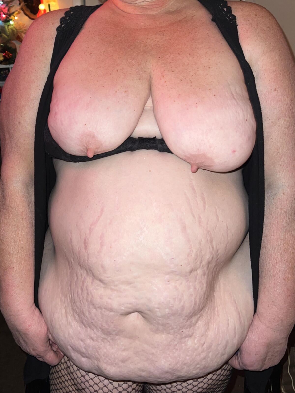 Mehr von den großen Titten und Bauch meiner BBW -Frau meiner Frau