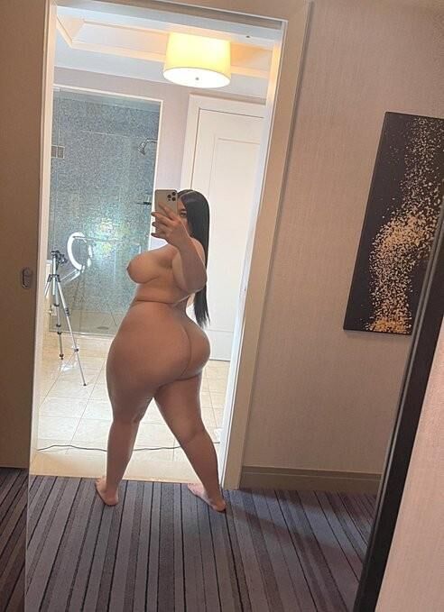 Body Positive Selfies 