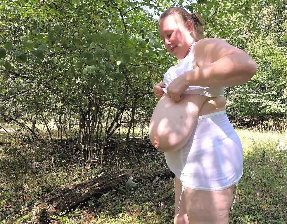 Ältere Damen mit schönen großen Busen