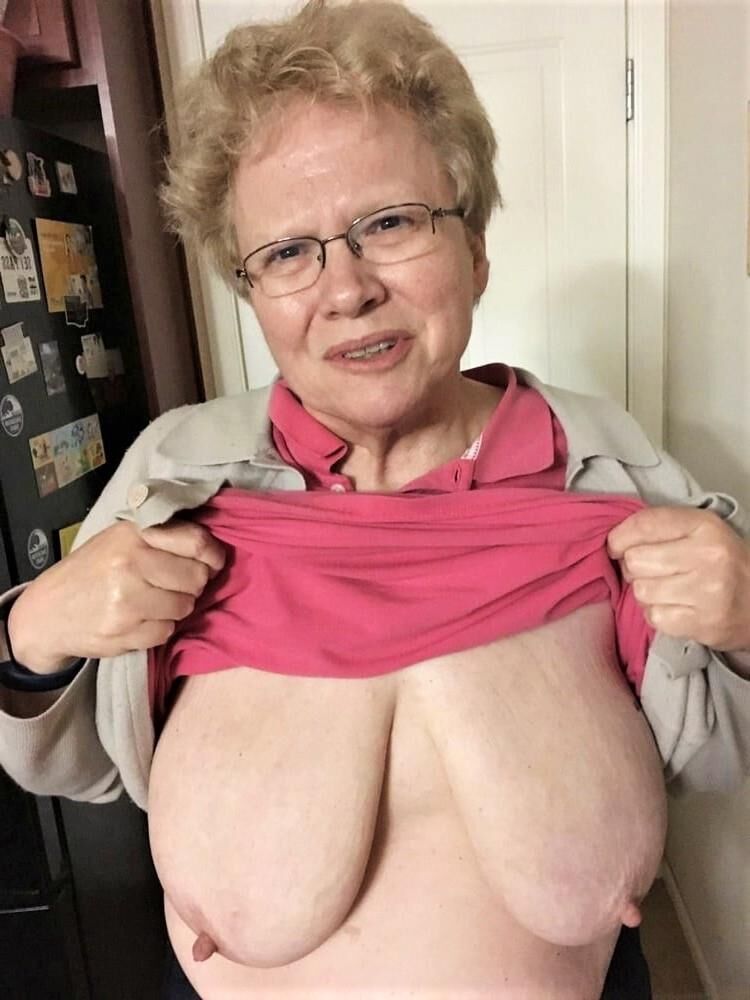 Oma Titten groß, klein, alle wunderschön!