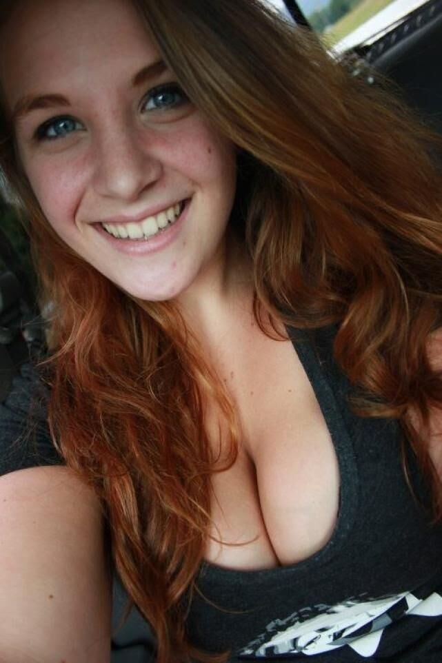 Beautiful Breasts Cleavage Teasing the titties 