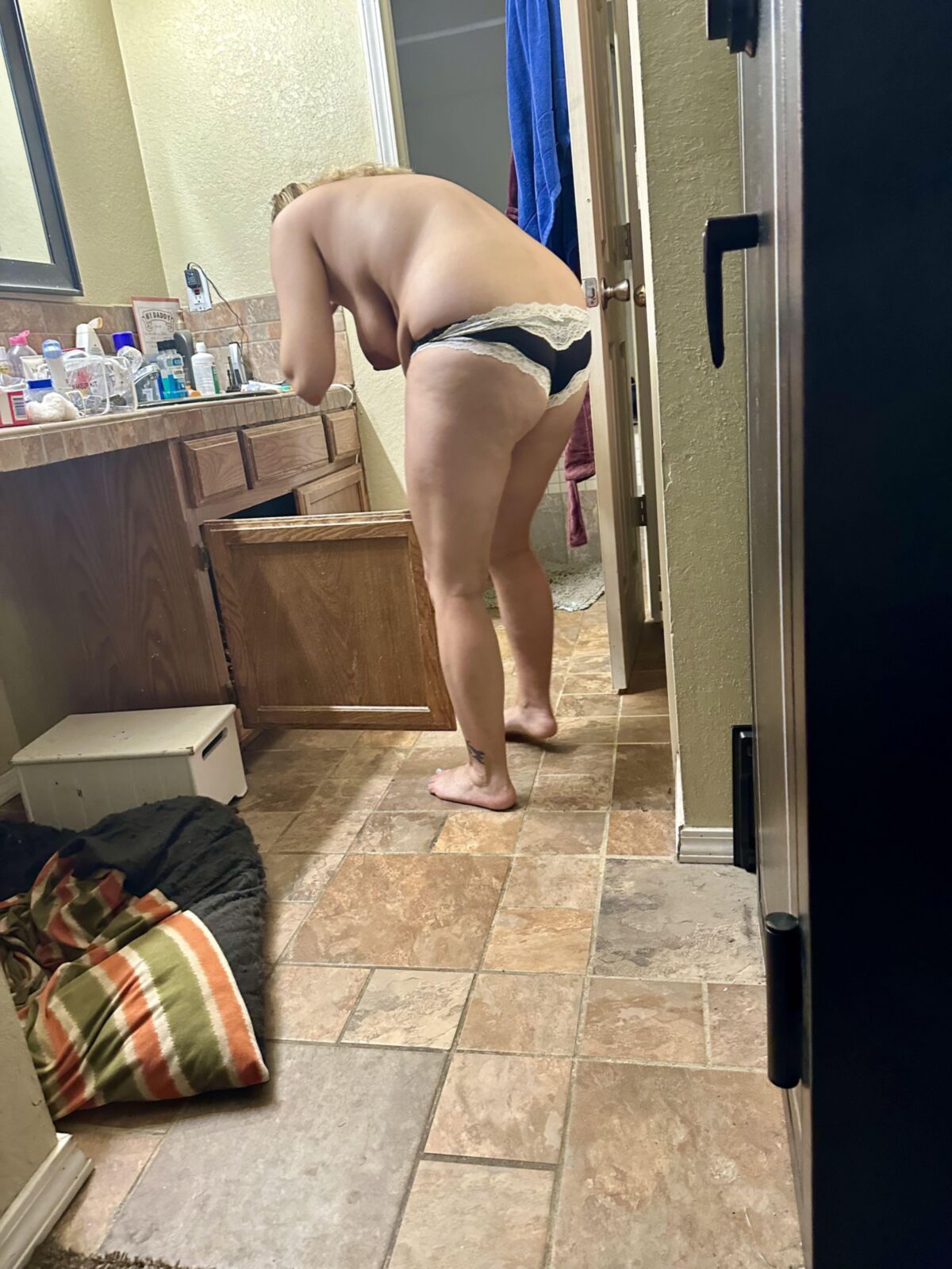 Random nudes, what do you wanna see next?