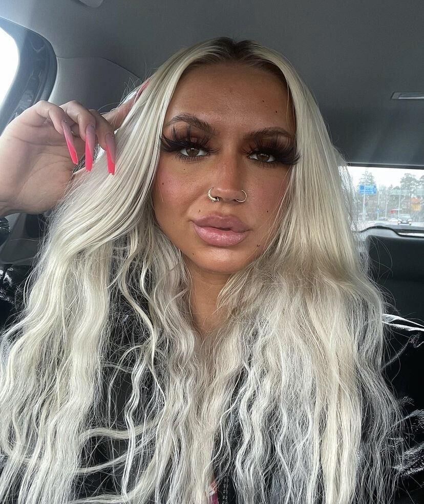 Bimbos Chav Hündinnen, um unsere vollen Kugeln so schnell zu streicheln und abzulassen