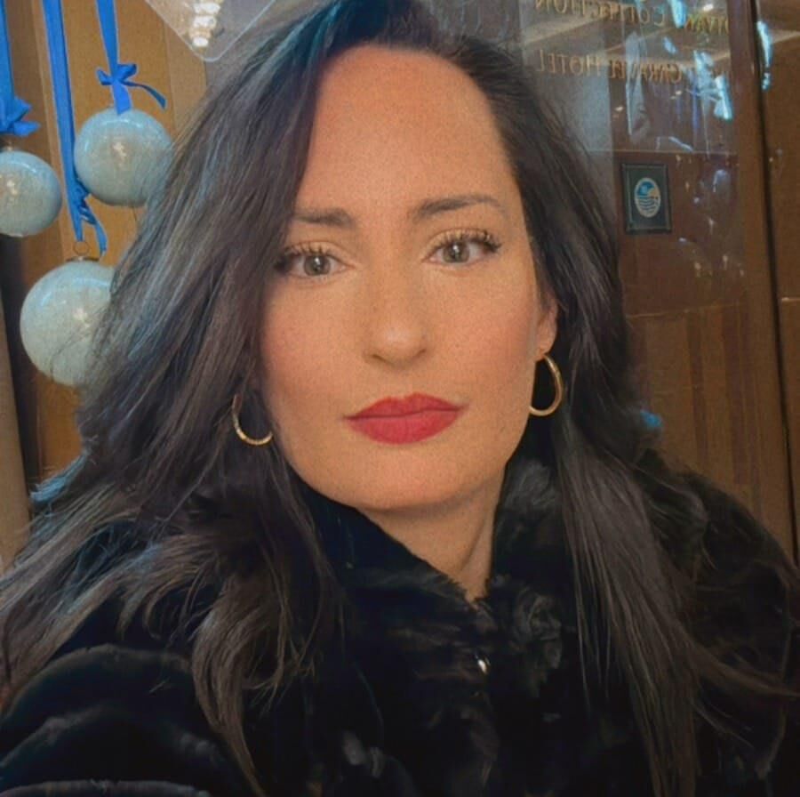 Do you think Eugenia is hot? 