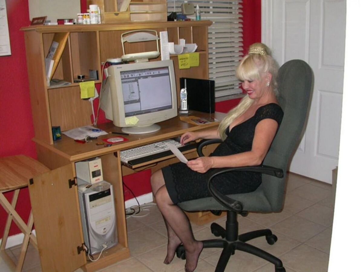 Linda Starr köstliche reife vollbusige Blondine enthüllt ihre heißen Melonen