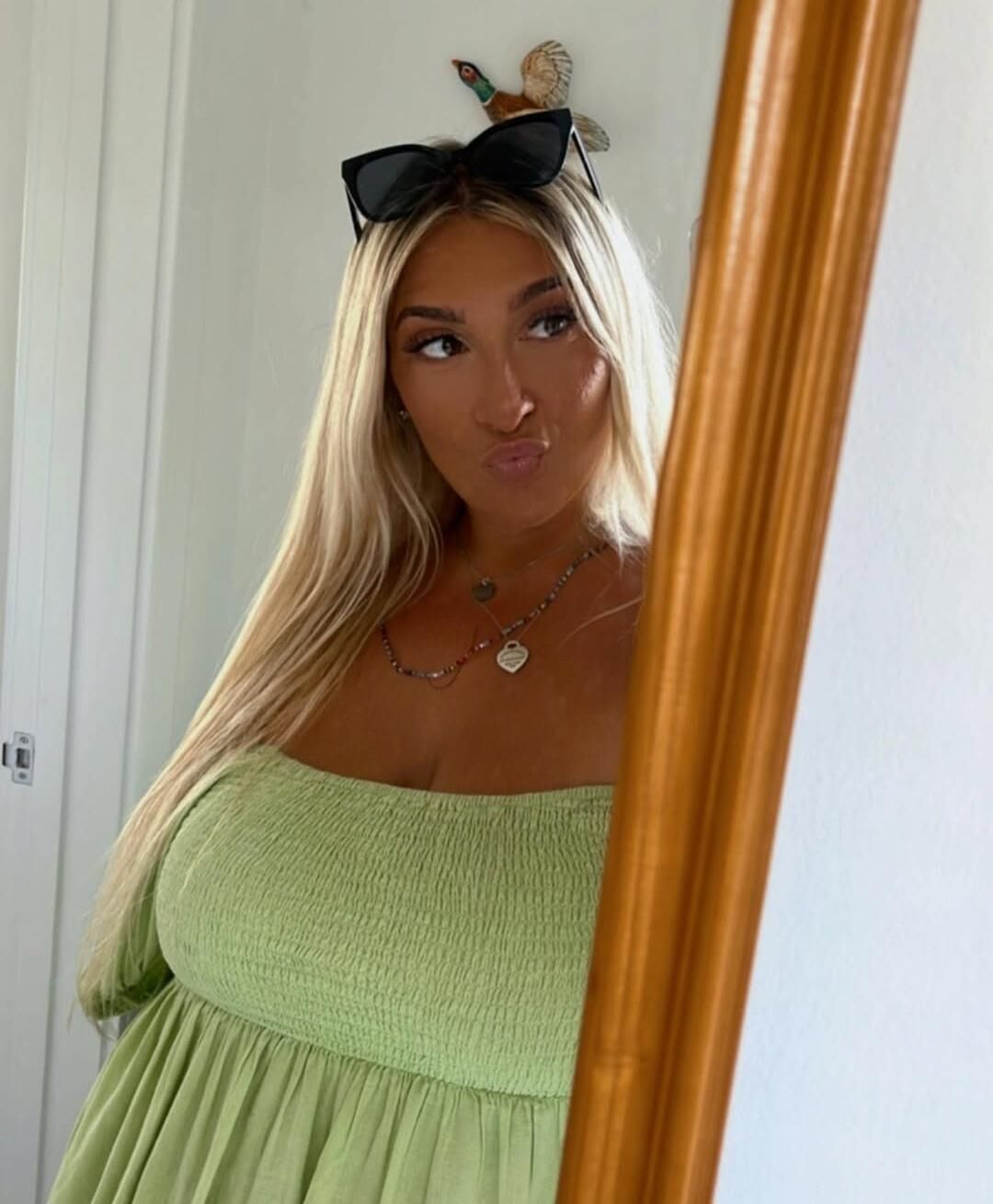 HOT CHUNKY SLUT