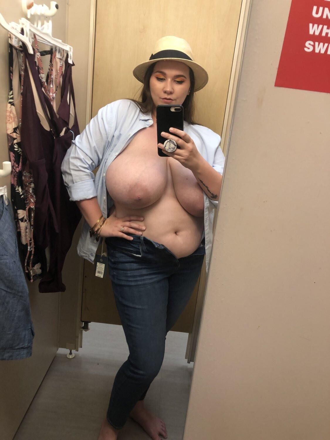 Huge tits 