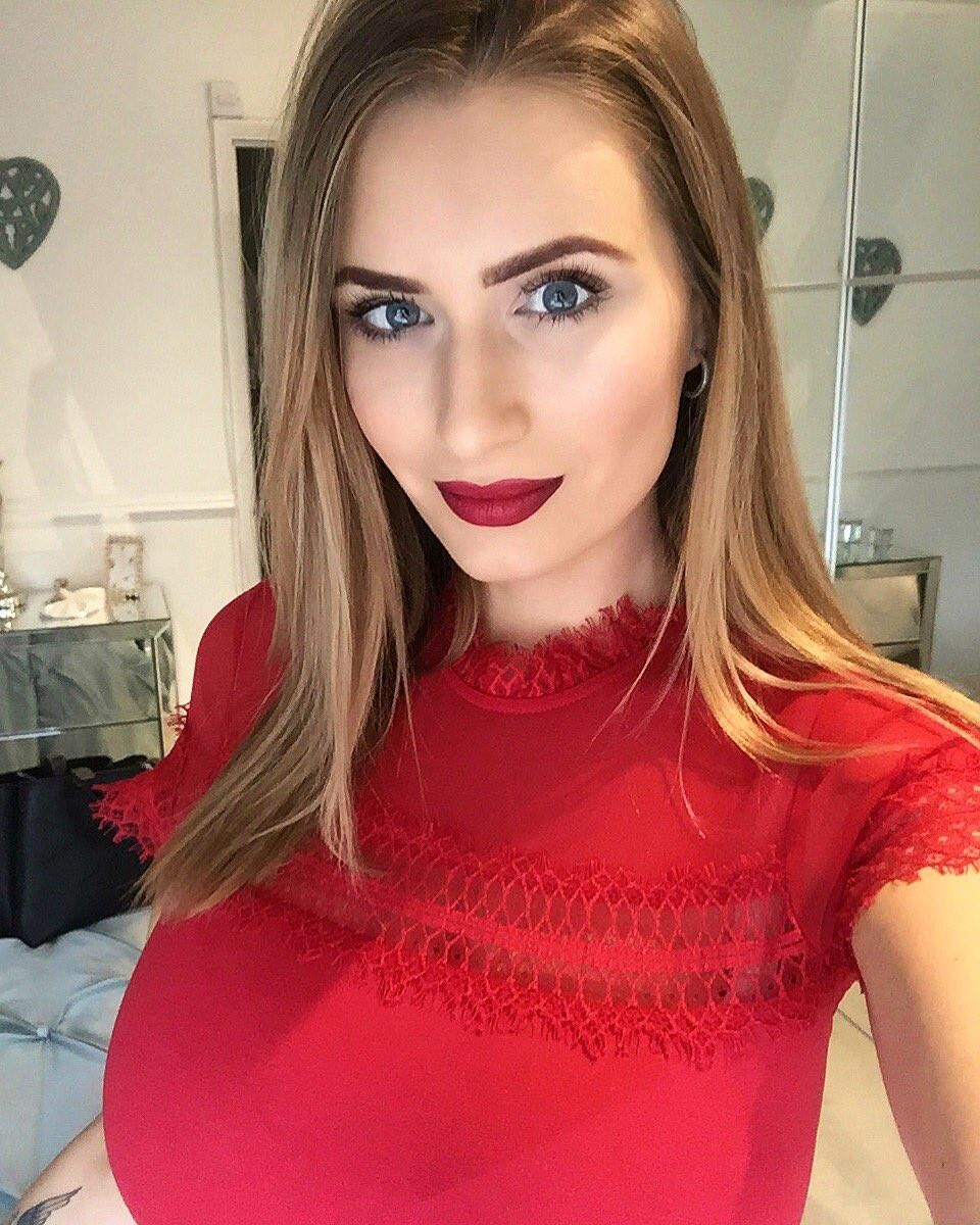 Big tit spunk queens in tight tops