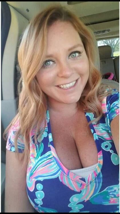 Beautiful Breasts Cleavage Teasing the titties 