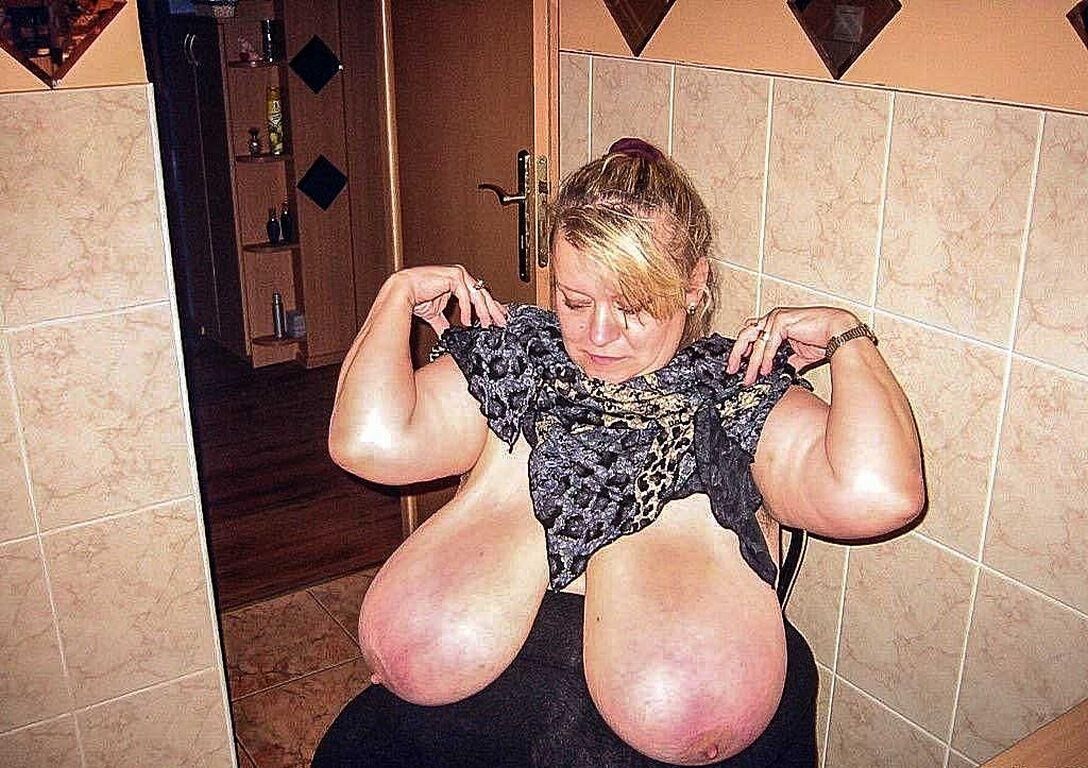 Ältere Damen mit schönen großen Busen