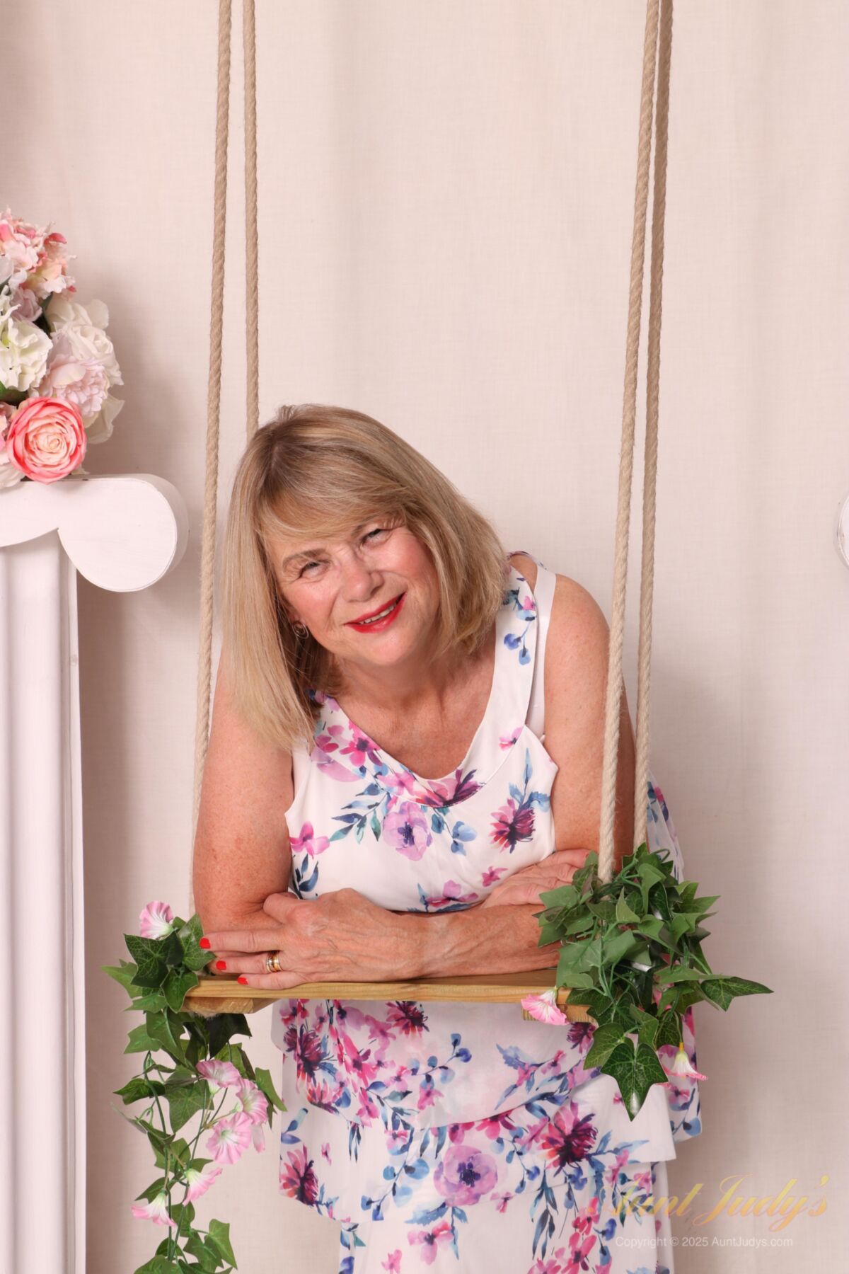 . Elle also known as Lady Jane. A sexy fat Granny
