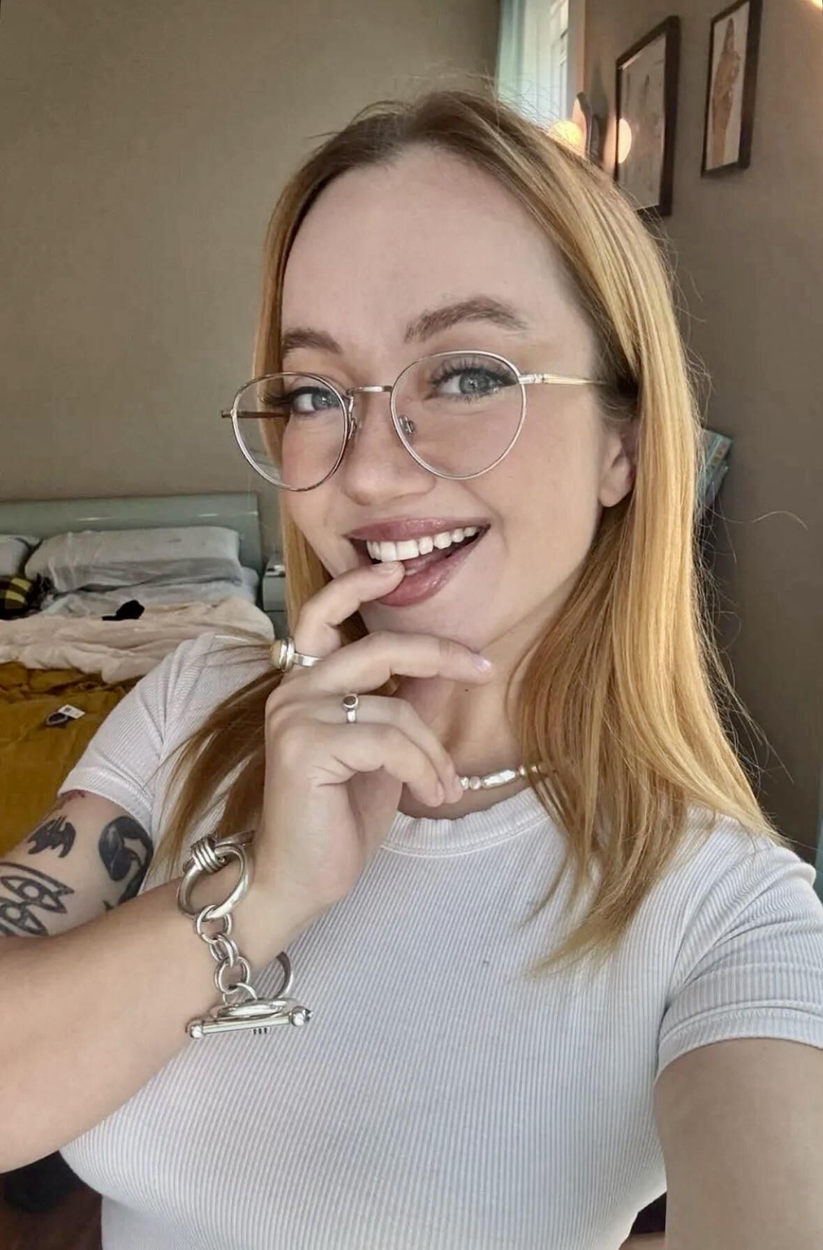 Emma Big Ass Big Tits Beauty Redhead Girl gemischte heiße Fotos