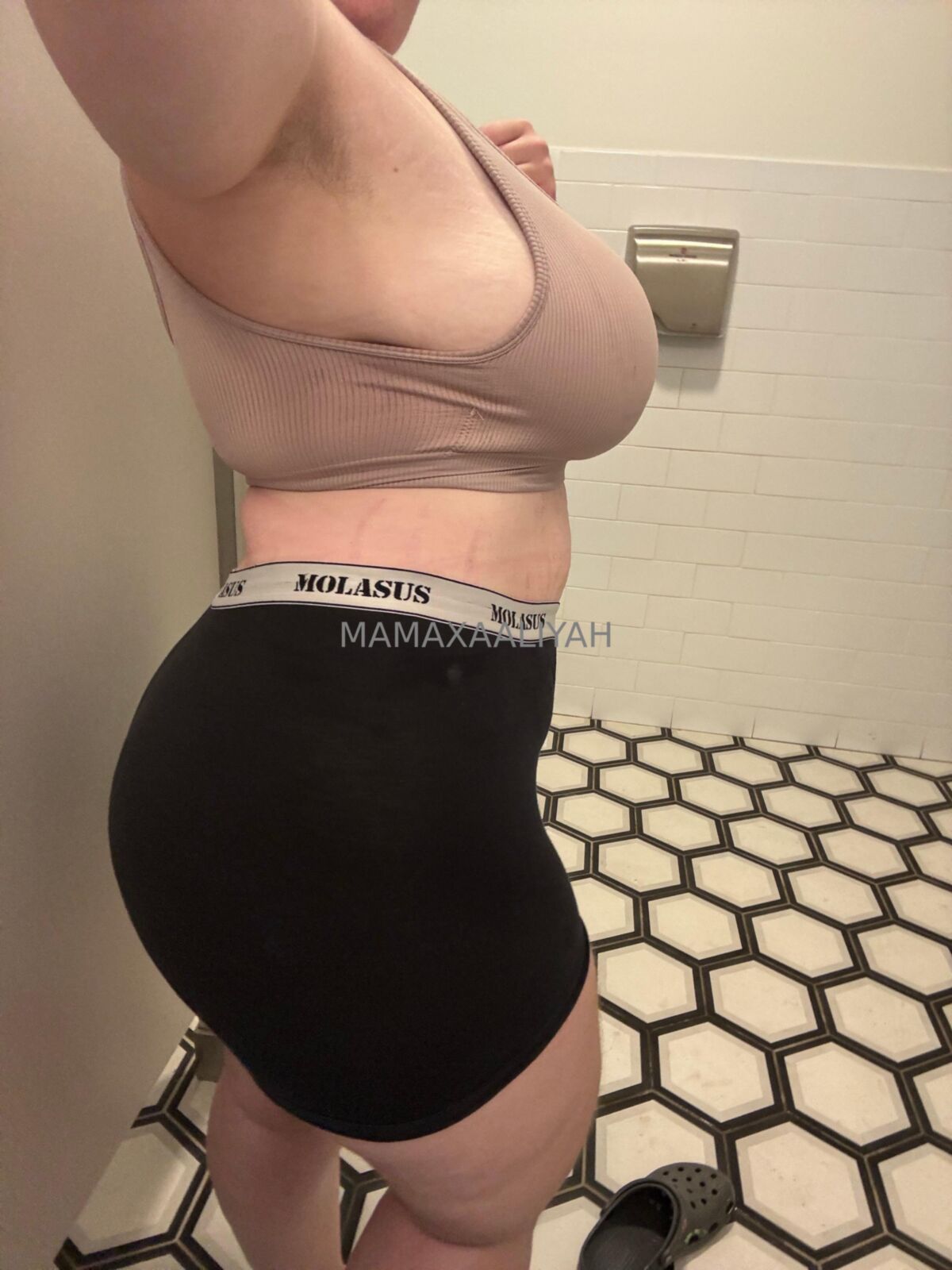 aliyah巨大なお尻ビッグブーブブロンドBBWガールミックスホット写真