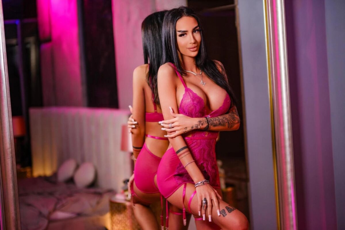 Kimnatty in Pink