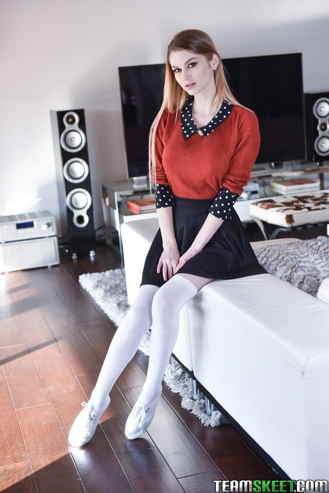 Bunny Colby alias Katia Nabakova geölte Titten und Fick