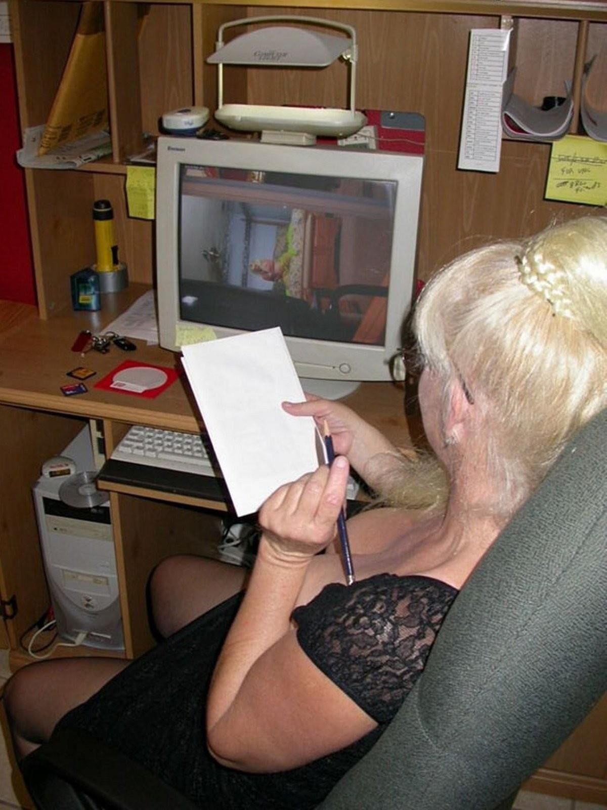 Linda Starr köstliche reife vollbusige Blondine enthüllt ihre heißen Melonen