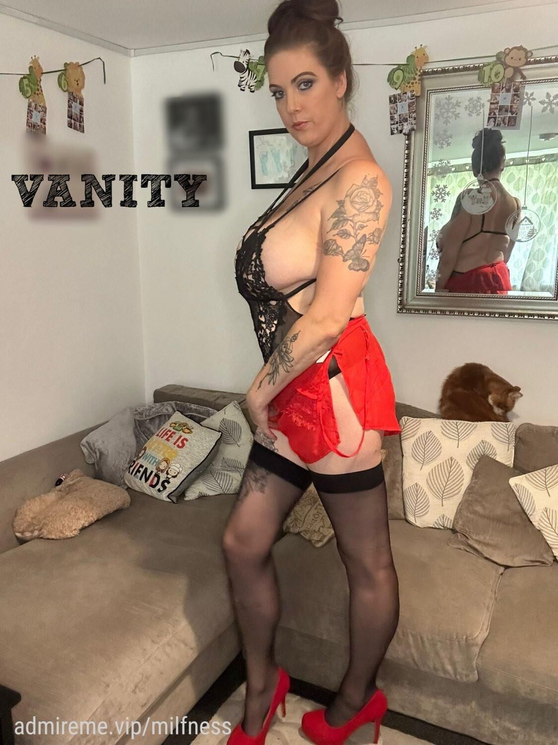 Sexy Milf Admireme