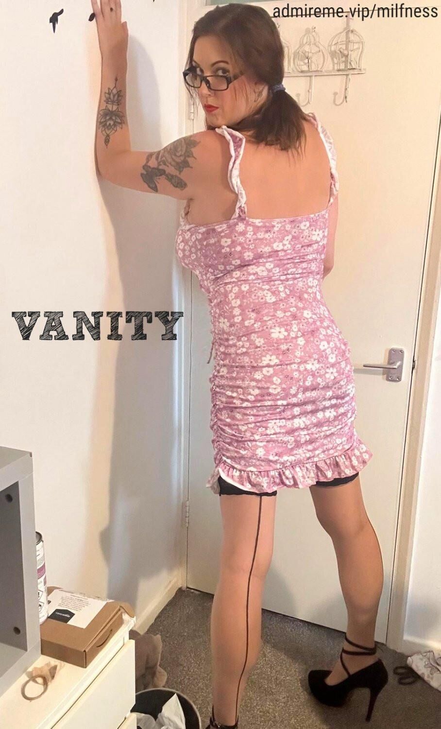 Sexy Milf Admireme