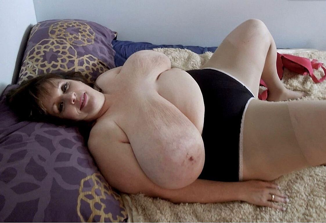 Ältere Damen mit schönen großen Busen