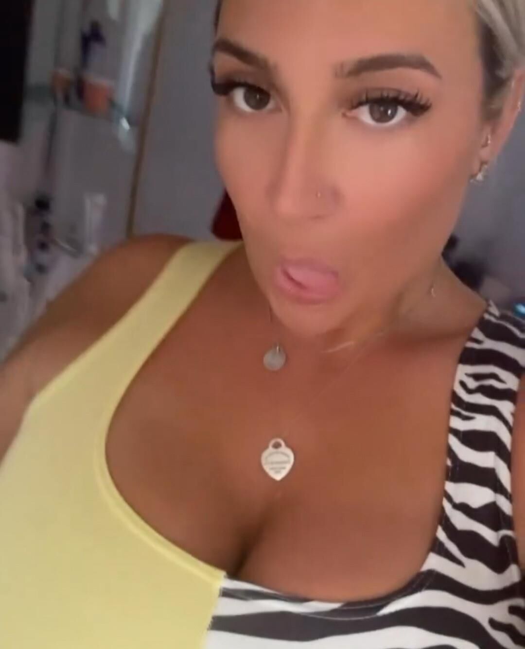 HOT CHUNKY SLUT